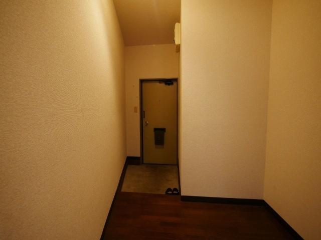 リバーサイドハイツ名切（205） 玄関
