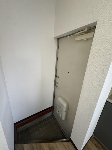 福石グリーンコート（302） 玄関
