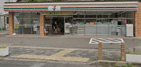 セブンイレブン佐世保市役所前店：375m