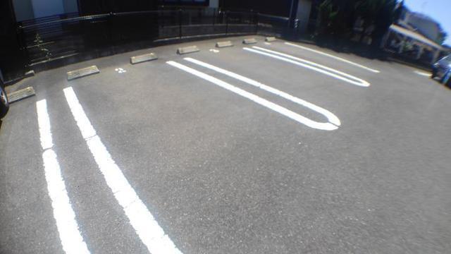 カーサ・サナエ（103） 駐車場