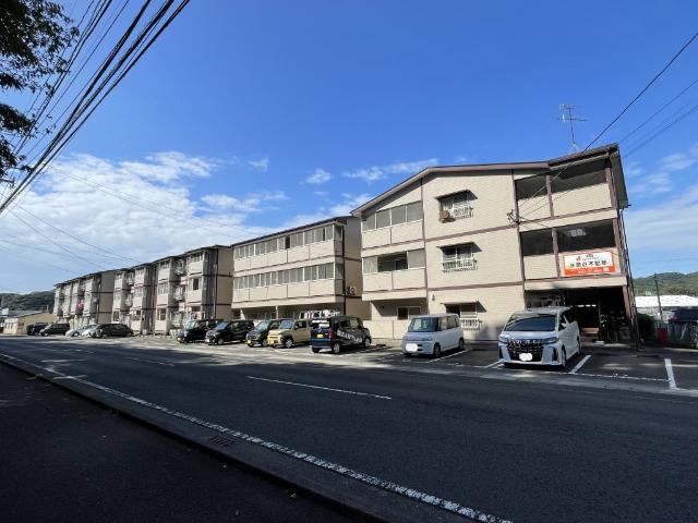 ファーストインハピネス（C210） 駐車場