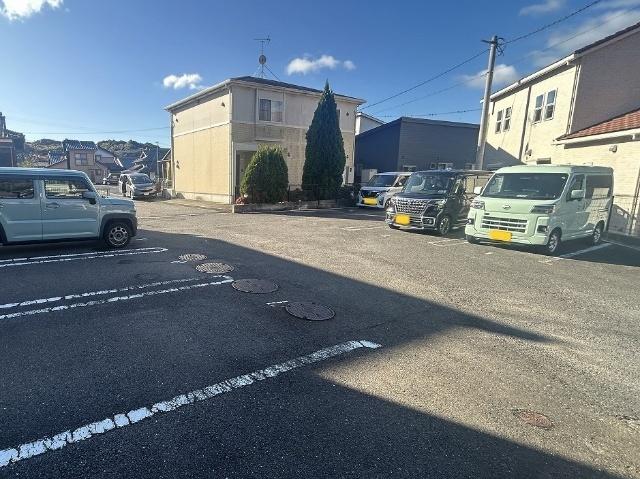 サンフィット（202） 駐車場