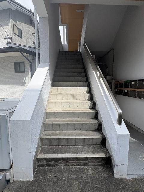 とみながビル（302） エントランス