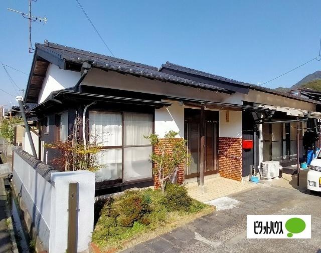 駐車場入口から
