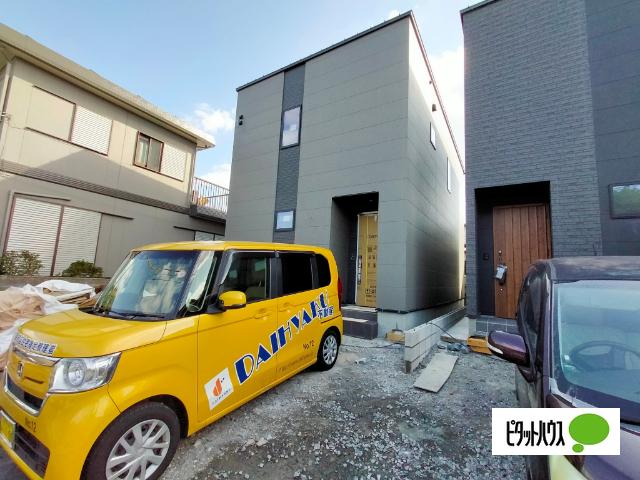 駐車場はゆったりスペースです