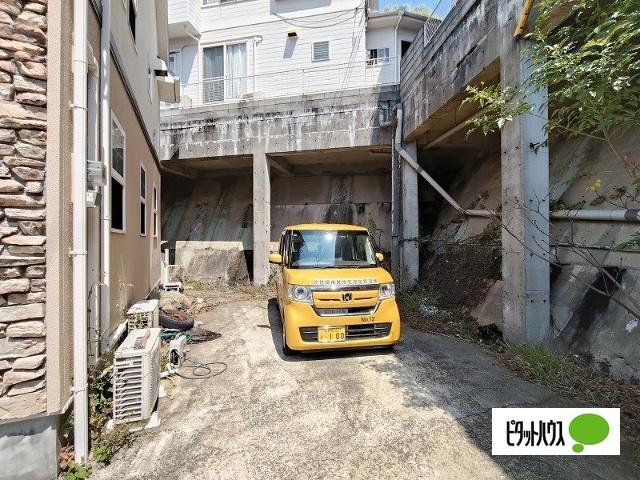 東側駐車場