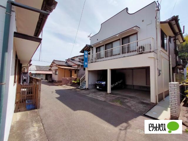 日野町ガレージ付き戸建て 外観