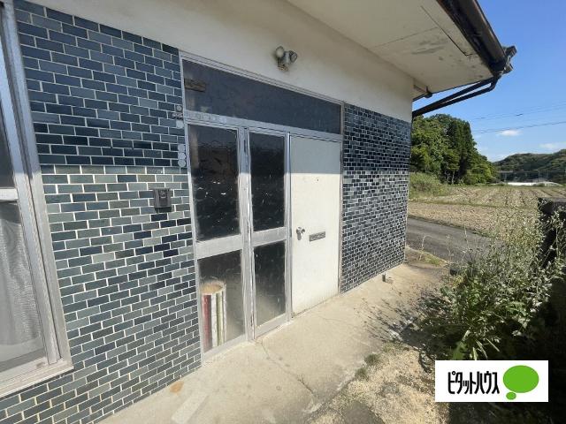 横手町一戸建 玄関