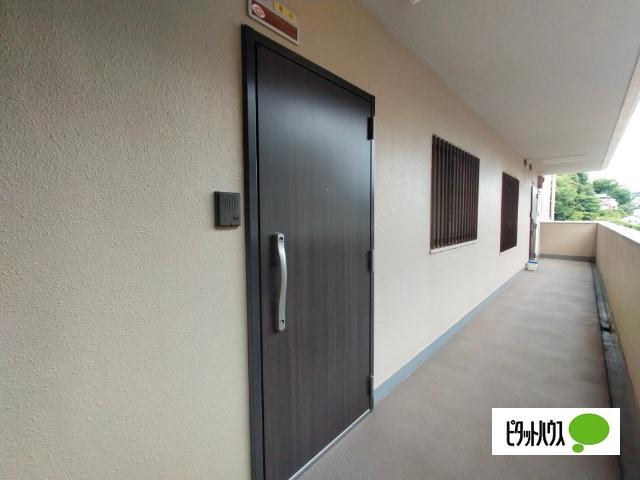 ウイング稲荷町（702） 玄関