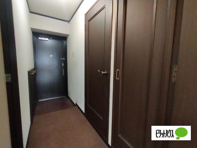 ウイング稲荷町（702） 玄関