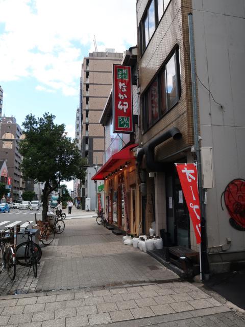 なか卯松屋町店：74m