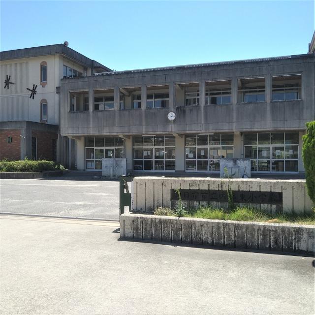 四日市市立内部東小学校：1087m