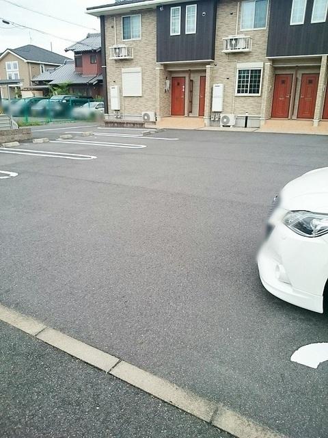 インサイドビレッジⅡ（102） 駐車場