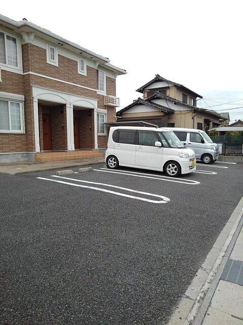 フィニート２１Ａ棟（202） 駐車場