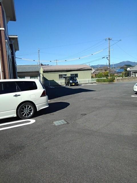 サンシャインヴィラⅡ（201） 駐車場
