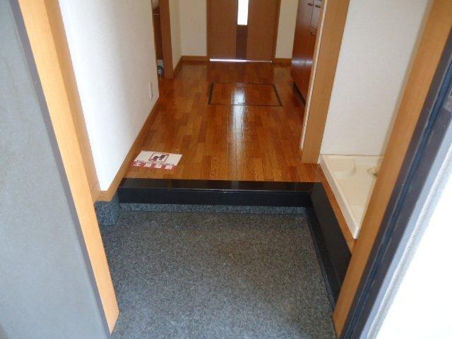 プチメゾングレイス北山 玄関