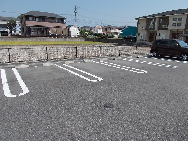 セレーノ・スパッツィオⅡＡ（205） 駐車場