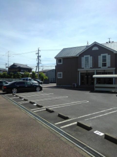 メイプルハウス　Ⅰ（102） 駐車場