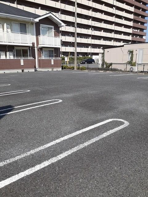 アムール一本木Ⅱ（102） 駐車場