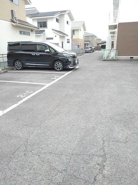 シティハイツ日野陵（1A） 駐車場