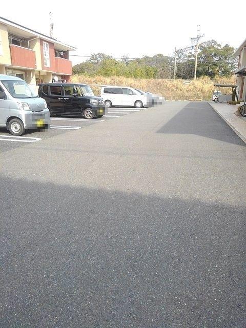 リアンヴィラージュＢ棟（101） 駐車場