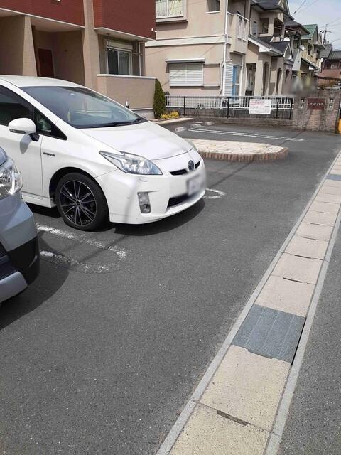 バンビ　イトウ（102） 駐車場
