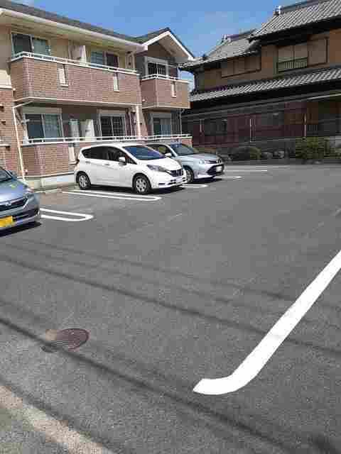 グラッド・Ｔ（102） 駐車場