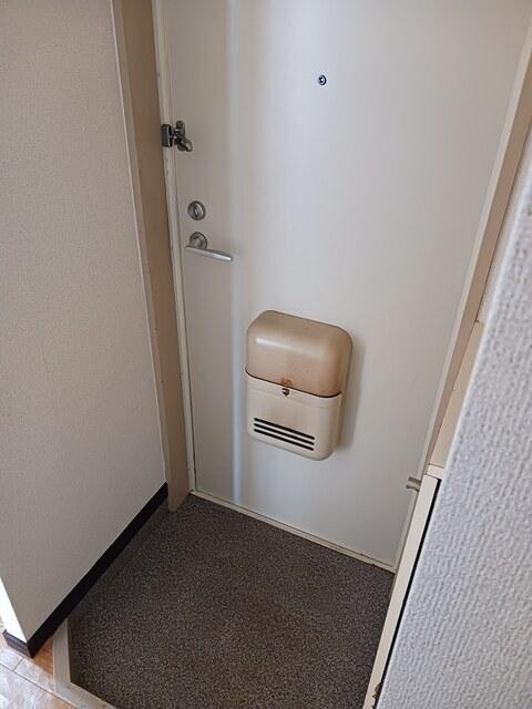 シティハイツ八王子（2C） 玄関
