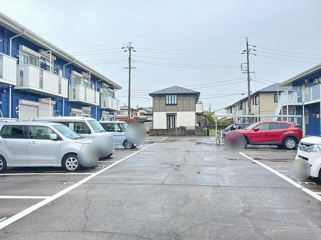 ポワソンボワールＢ（2E） 駐車場