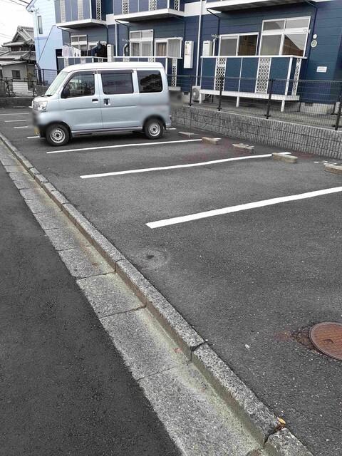 フラワーニュータウン（203） 駐車場