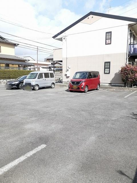 ファミール下之宮１（201） 駐車場