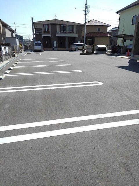 ボヌール（102） 駐車場