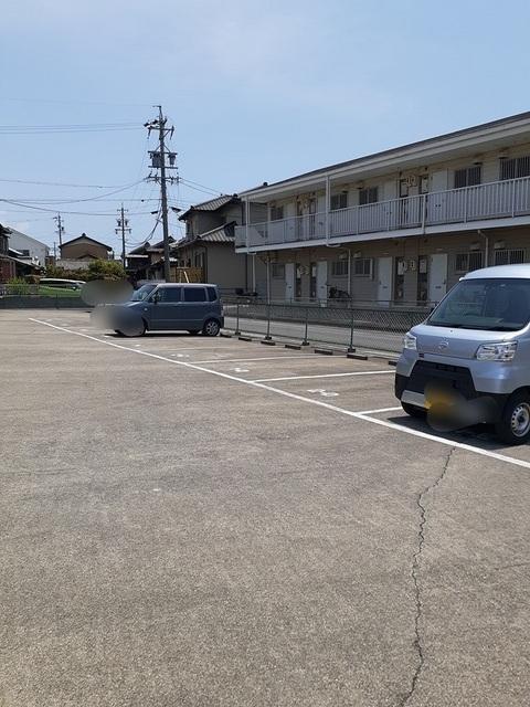 カーサ６０２（2C） 駐車場