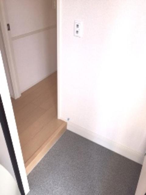 アルバグランデ西条　B棟（101） 玄関