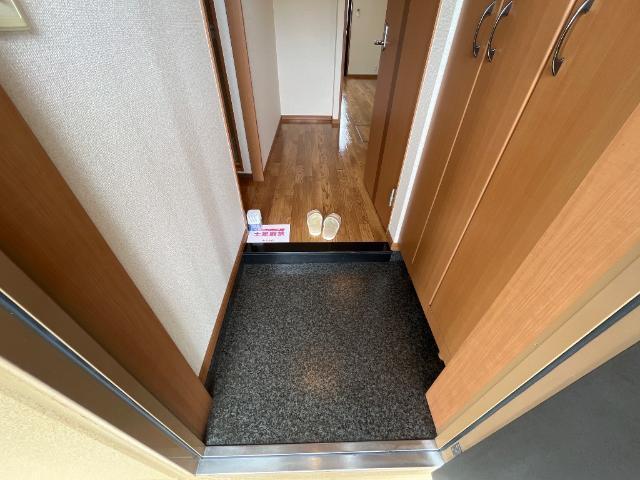 メゾン・ゼラニューム 玄関
