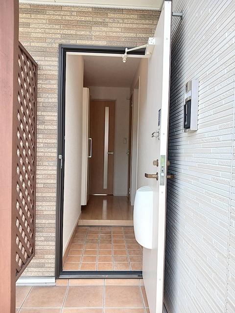 ヴィラ　ル　パン（105） 玄関