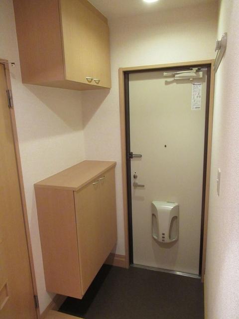 グランドソレーユ　C（102） 玄関