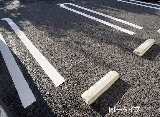 ヒカルサ四日市西浜田（301） 駐車場