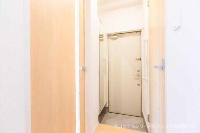 ヒカルサ四日市西浜田（106） 玄関
