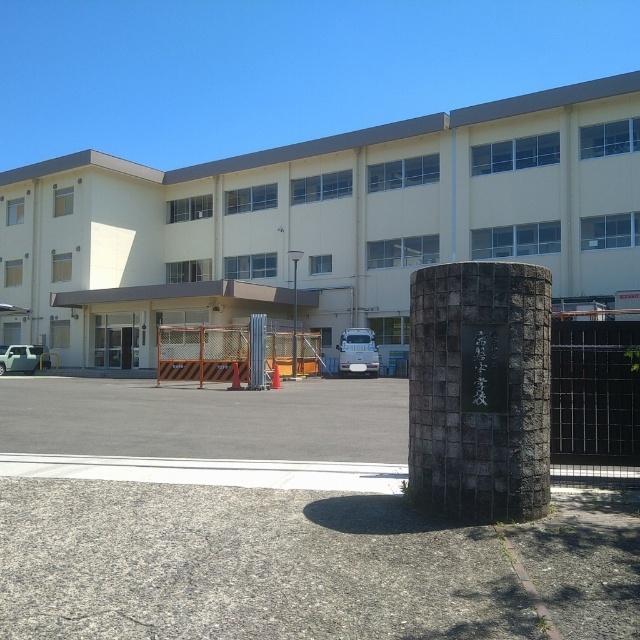 四日市市立常磐中学校：2045m
