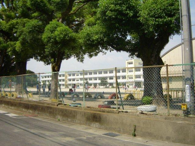 鈴鹿市立牧田小学校：467m
