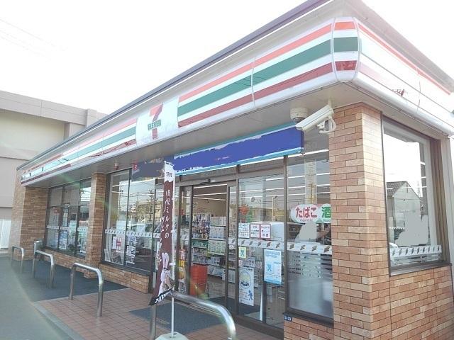セブンイレブン：350m