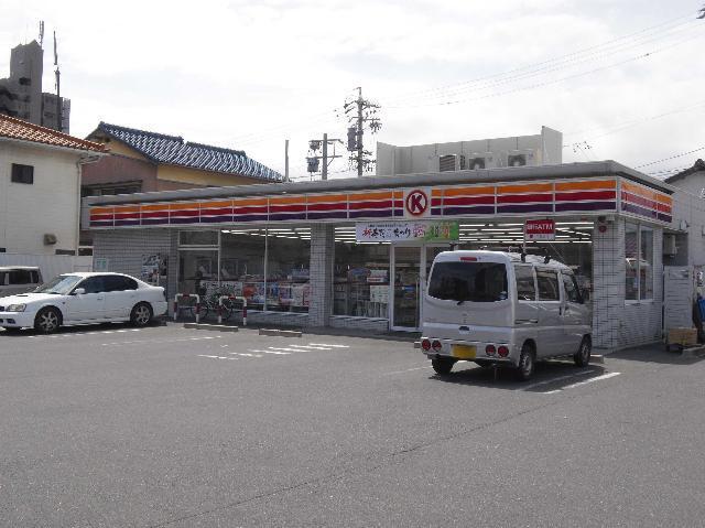 サンクス（コンビニ）：990m