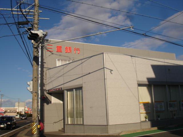 三重銀行：570m