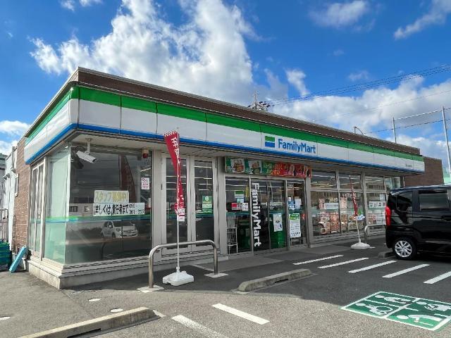 ファミリーマート国一川越町店：229m