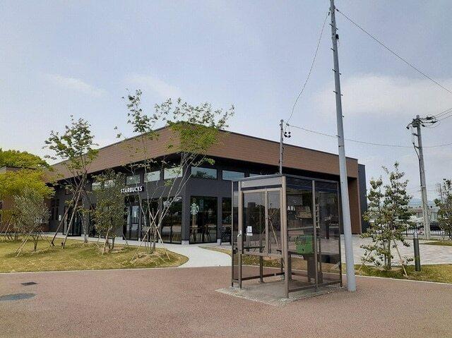 スターバックスコーヒー中央緑地：800m