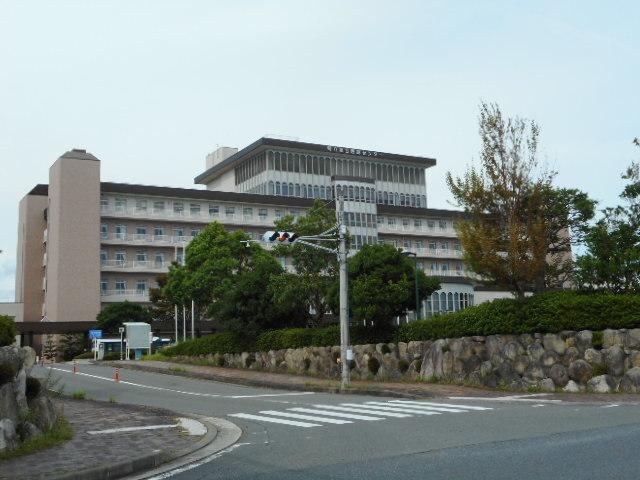 総合医療センター：1300m