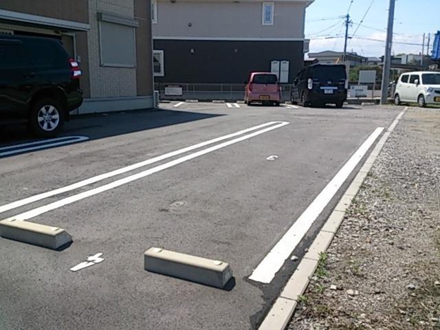 フィレール（202） 駐車場