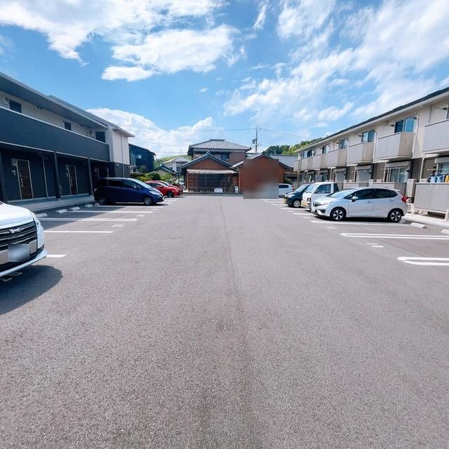 パプリカⅢ　B（110） 駐車場
