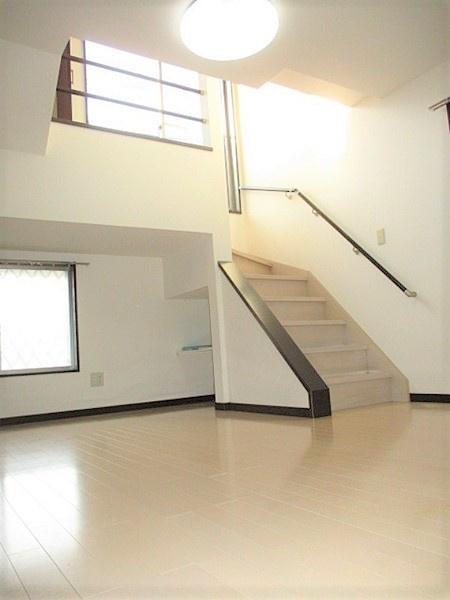 福岡市城南区田島アパート リビング